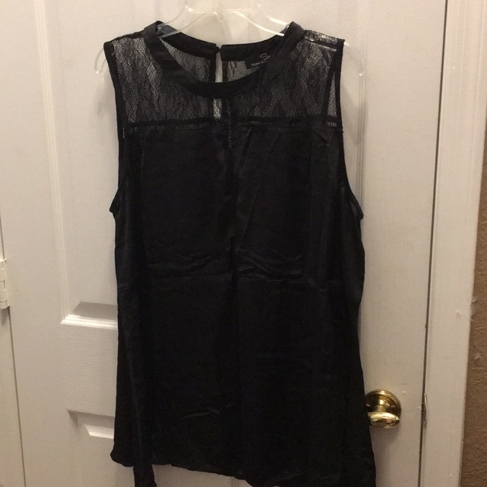 FINAL MARKDOWN 
Ladies’ Suzanne Betro Top (2X)